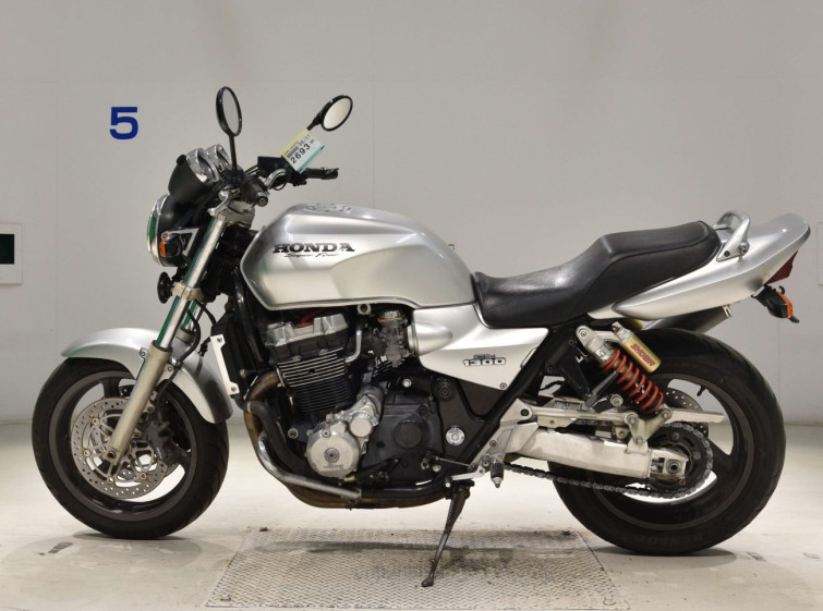 Мотоцикл Honda CB1300SF з пробігом 106611 km