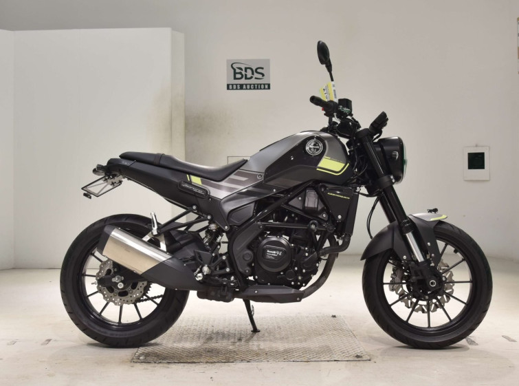 Мотоцикл Benelli LEONCINO 250 з пробігом 13370 km