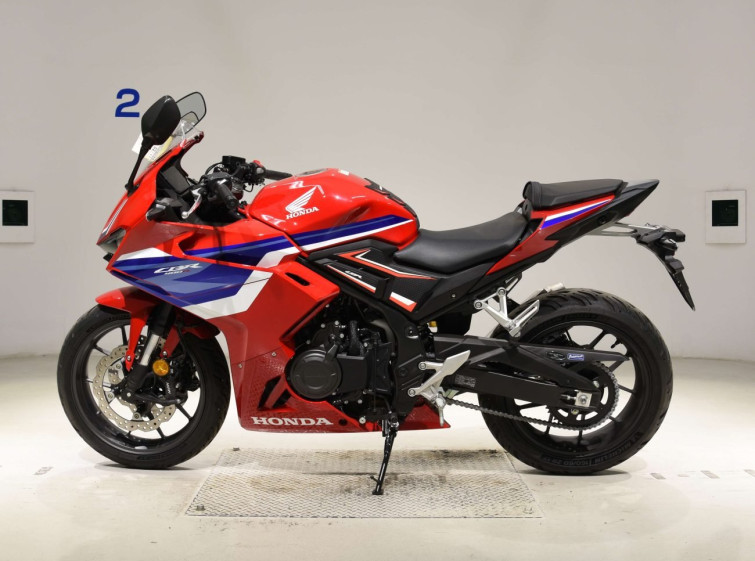 Мотоцикл Honda CBR400R с пробегом 1938 km