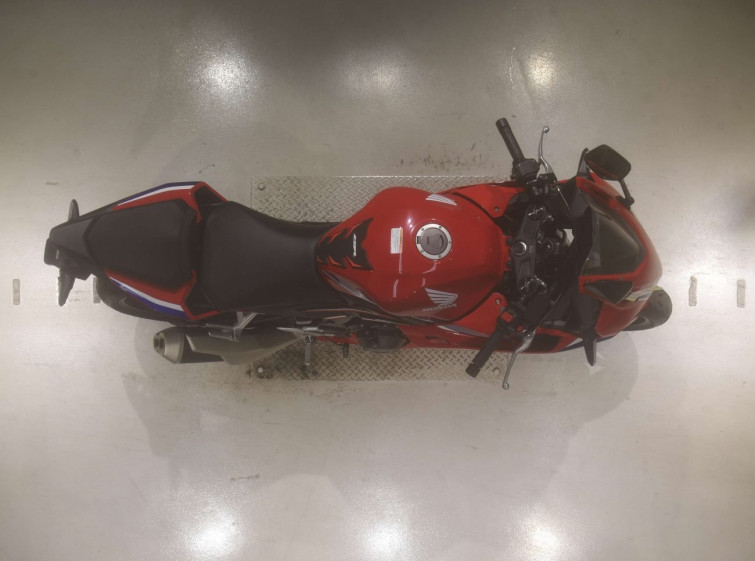 Мотоцикл Honda CBR400R с пробегом 1938 km