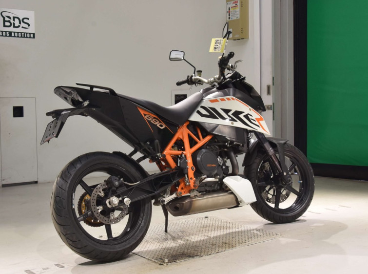 Мотоцикл KTM 690 DUKE R з пробігом 31398 km