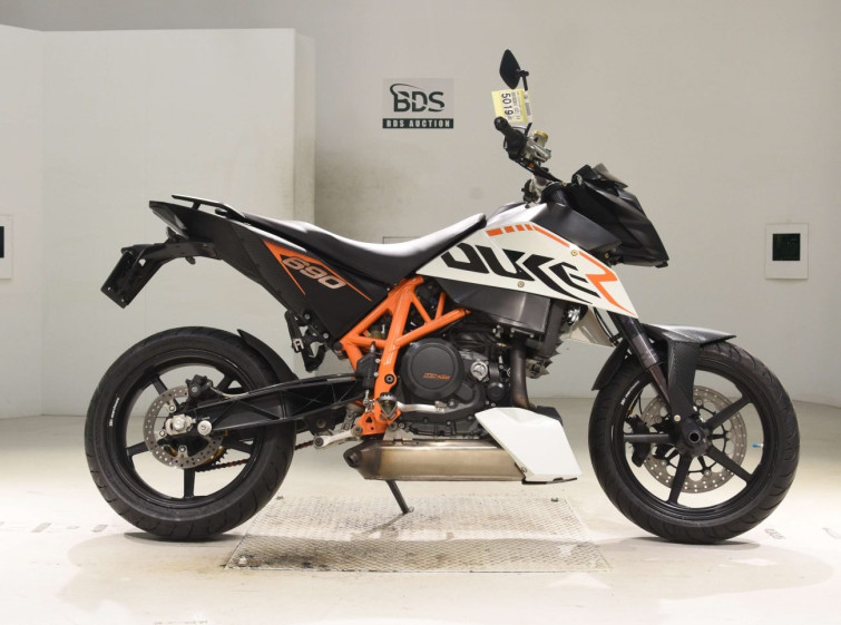 Мотоцикл KTM 690 DUKE R з пробігом 31398 km