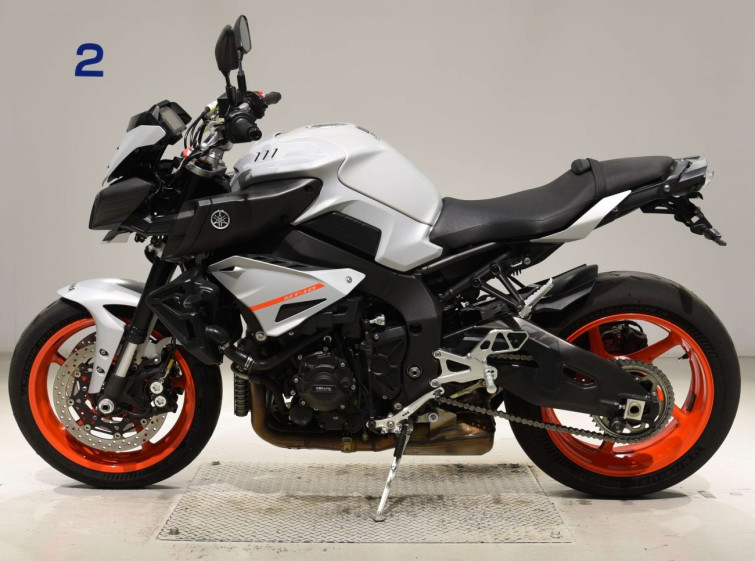 Мотоцикл Yamaha MT-10 с пробегом 15588 km