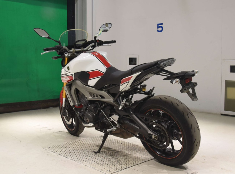 Мотоцикл Yamaha MT-09 с пробегом 24572 km