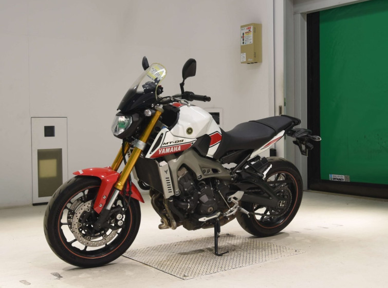 Мотоцикл Yamaha MT-09 с пробегом 24572 km
