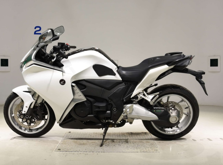 Мотоцикл Honda VFR1200F