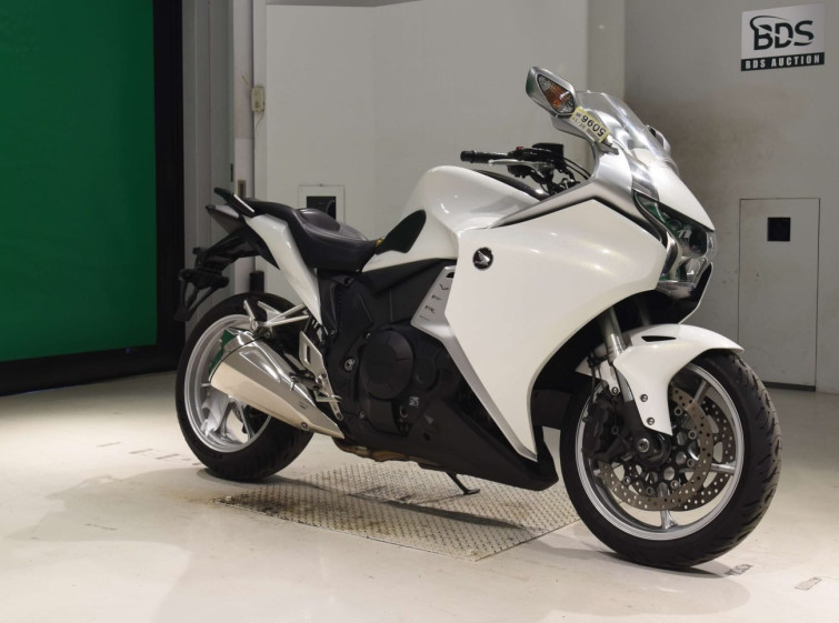 Мотоцикл Honda VFR1200F