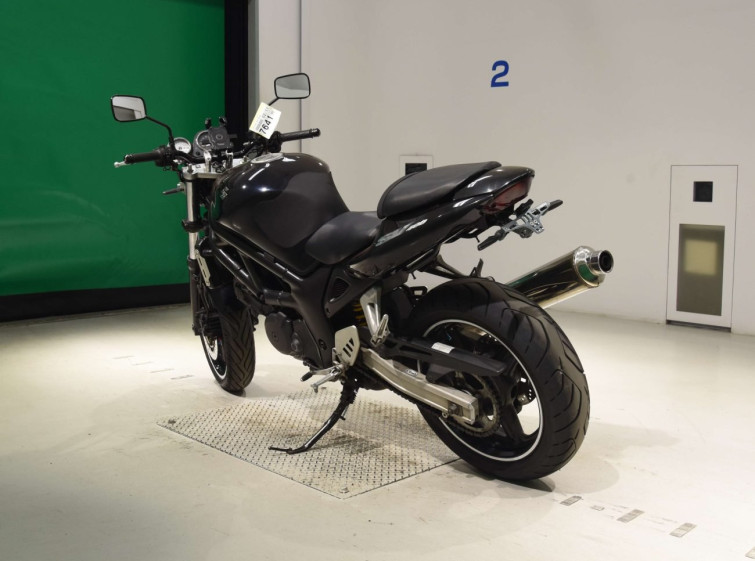 Мотоцикл Suzuki SV400 з пробігом 72919 km