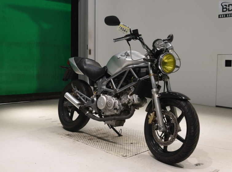 Мотоцикл Honda VTR250 с пробегом 58882 km