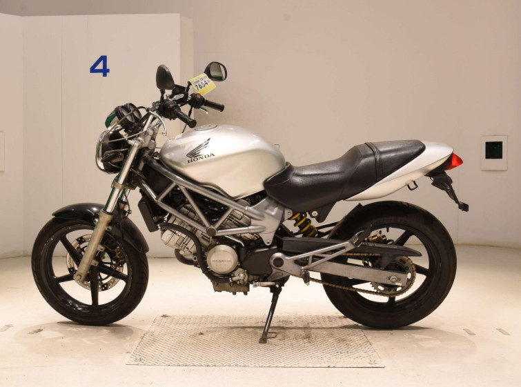 Мотоцикл Honda VTR250 с пробегом 58882 km