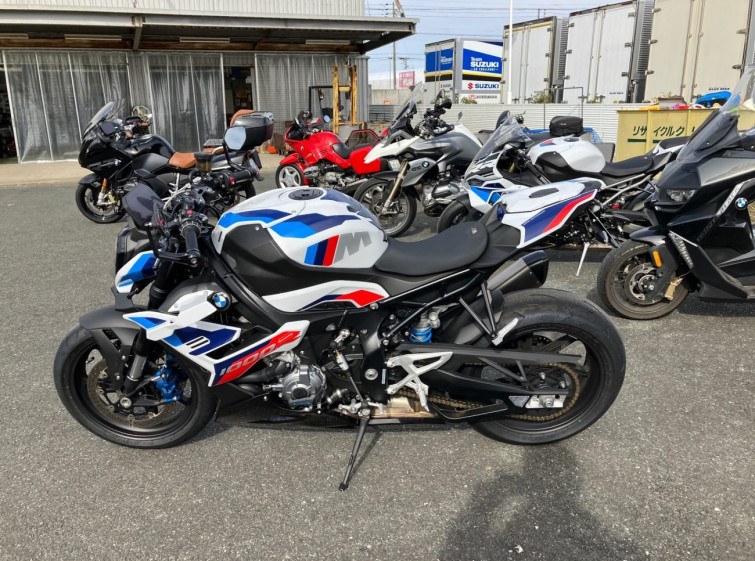 Мотоцикл BMW M1000R з пробігом 2758 km