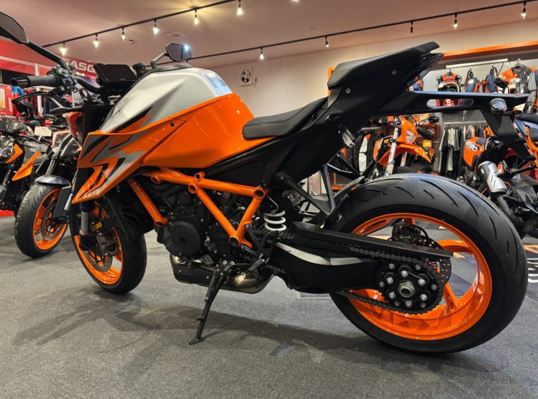 Мотоцикл KTM 1290 SUPERDUKE R
