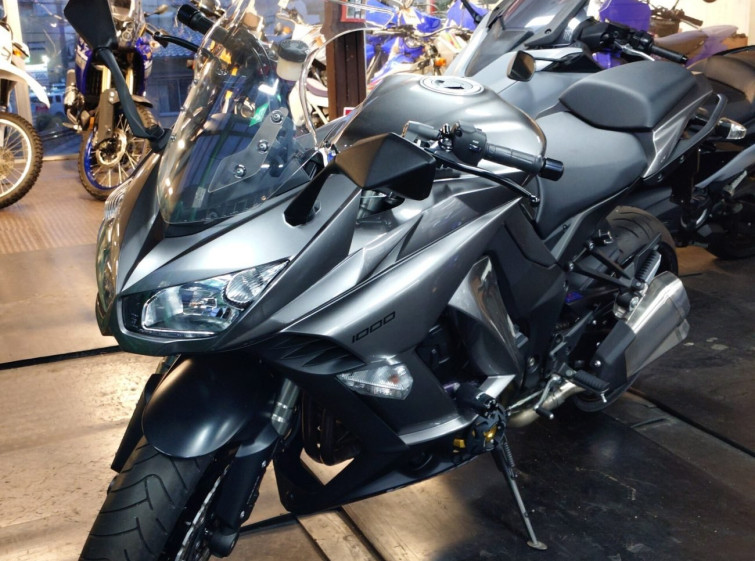 Мотоцикл Kawasaki Z1000 з пробігом 1611 km