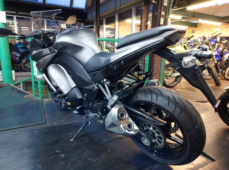 Мотоцикл Kawasaki Z1000 з пробігом 1611 km