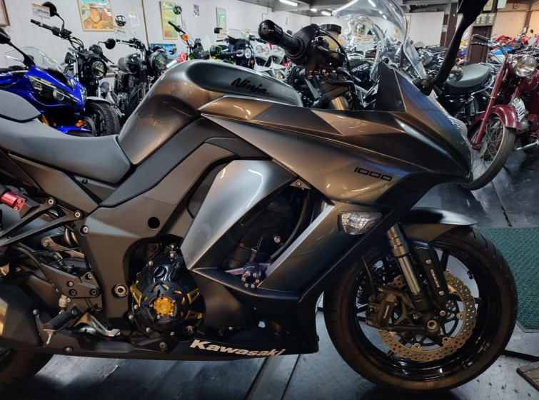 Мотоцикл Kawasaki Z1000 з пробігом 1611 km