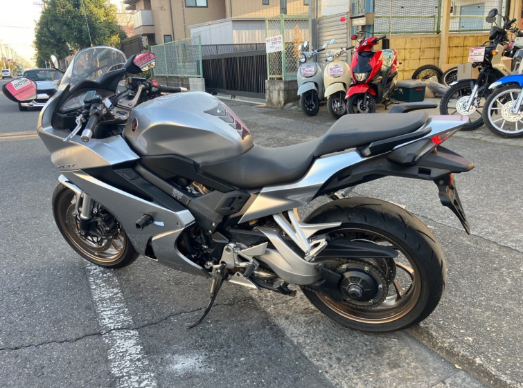 Мотоцикл Honda VFR800F с пробегом 13190 km