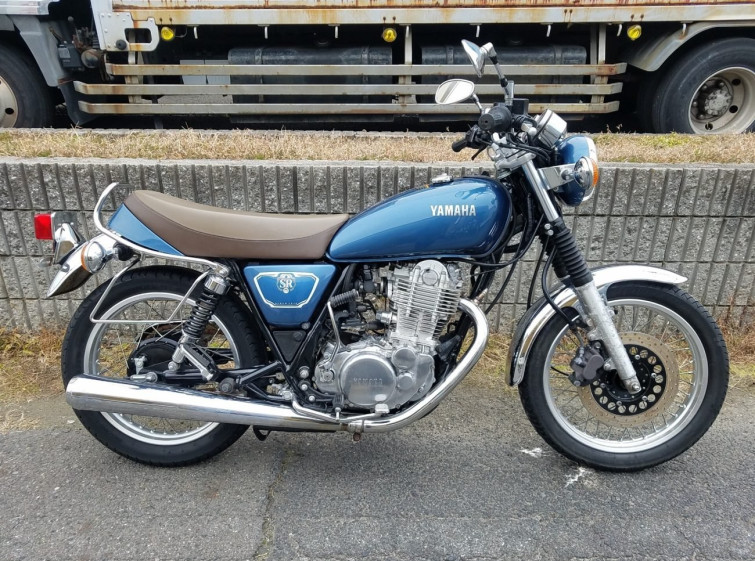 Мотоцикл Yamaha SR400 с пробегом 11517 km