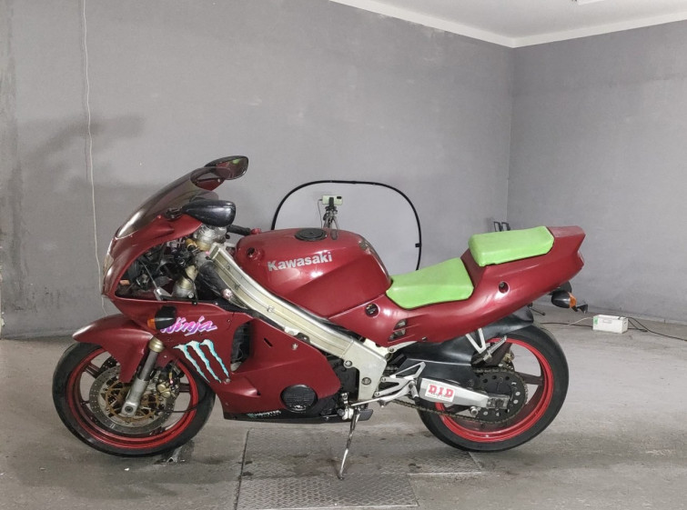 Мотоцикл Kawasaki ZXR250 з пробігом 7675 km