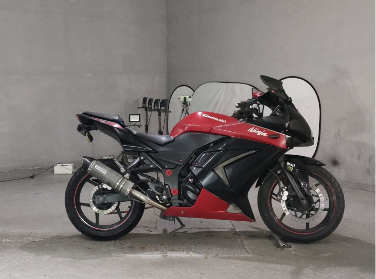 Мотоцикл Kawasaki NINJA250R с пробегом 51438 km