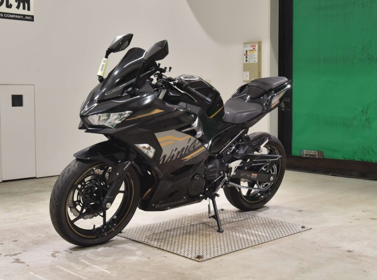 Мотоцикл Kawasaki NINJA400 з пробігом 26552 km