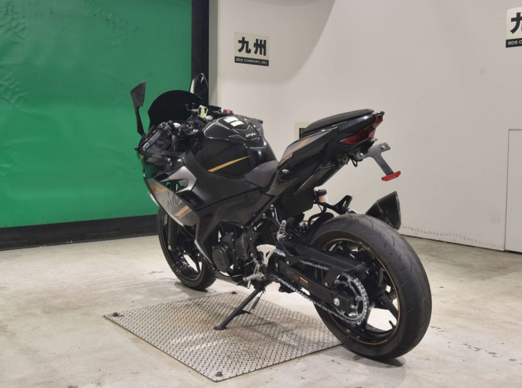 Мотоцикл Kawasaki NINJA400 з пробігом 26552 km