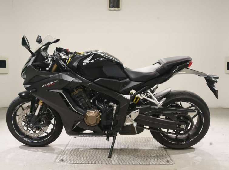 Мотоцикл Honda CBR650R з пробігом 29457 km
