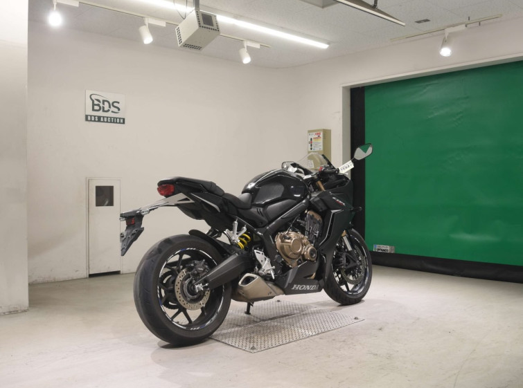 Мотоцикл Honda CBR650R з пробігом 29457 km