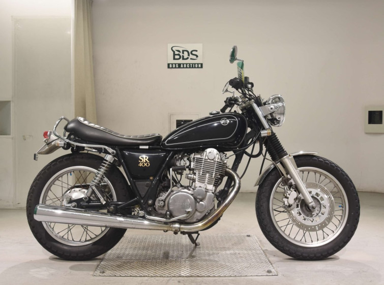 Мотоцикл Yamaha SR400 с пробегом 9665 km