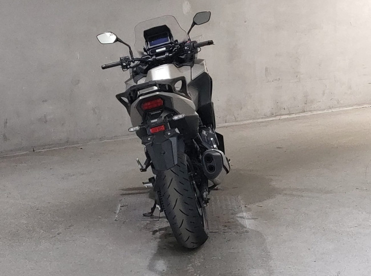 Мотоцикл Honda NT1100 з пробігом 2072 km