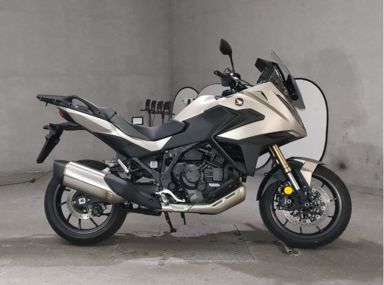 Мотоцикл Honda NT1100 з пробігом 2072 km