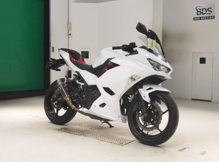 Мотоцикл Kawasaki NINJA400 з пробігом 35888 km