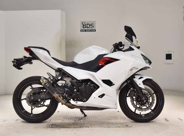 Мотоцикл Kawasaki NINJA400 з пробігом 35888 km