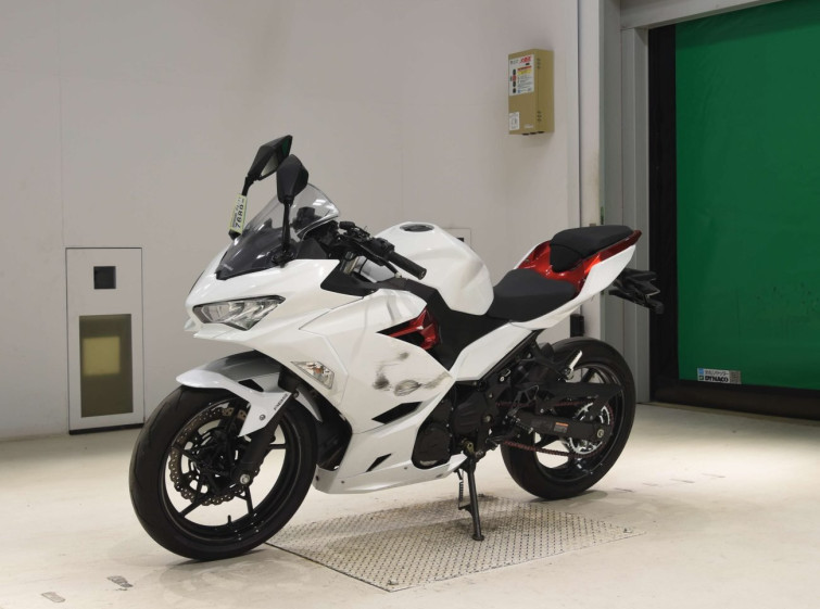 Мотоцикл Kawasaki NINJA400 з пробігом 35888 km