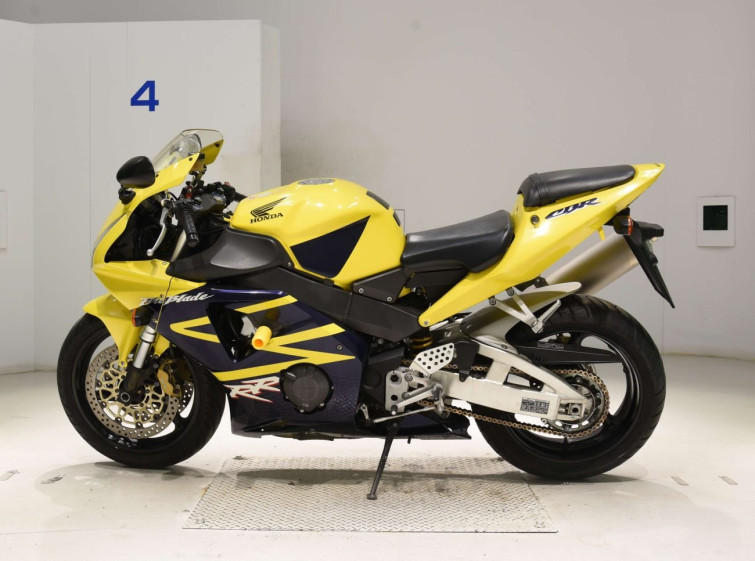 Мотоцикл Honda CBR954RR з пробігом 23413 km