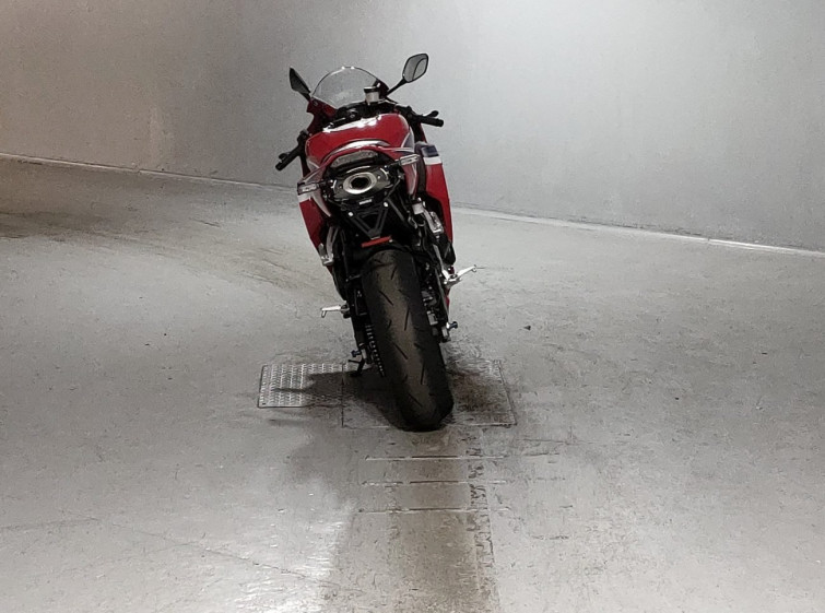 Мотоцикл Honda CBR600RR с пробегом 3610 km