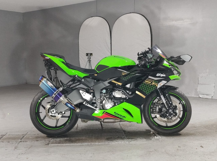 Мотоцикл Kawasaki ZX-6R с пробегом 2673 km