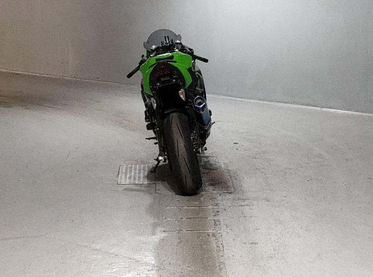 Мотоцикл Kawasaki ZX-6R с пробегом 2673 km
