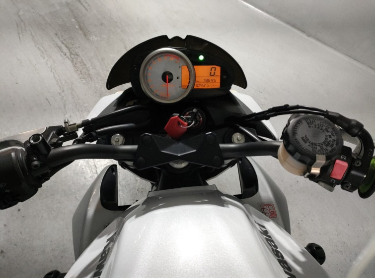 Мотоцикл Kawasaki Z1000 с пробегом 19645 km