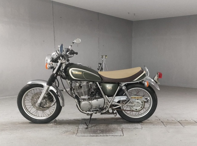 Мотоцикл Yamaha SR400 с пробегом 2887 km