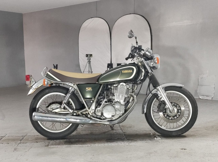 Мотоцикл Yamaha SR400 с пробегом 2887 km