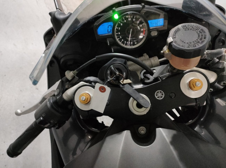 Мотоцикл Yamaha YZF-R1 с пробегом 3615 km