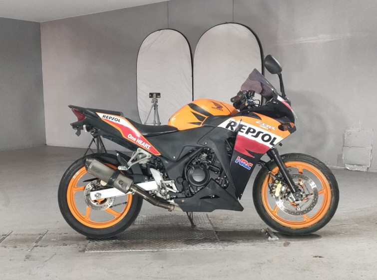 Мотоцикл Honda CBR250R з пробігом 39221 km
