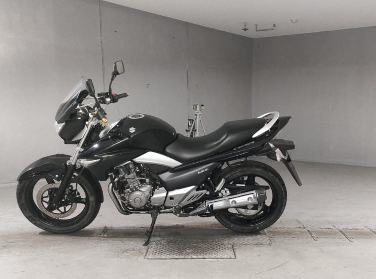 Мотоцикл Suzuki GSR250 с пробегом 17291 km