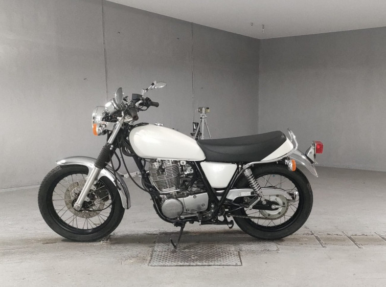 Мотоцикл Yamaha SR400 с пробегом 5906 km