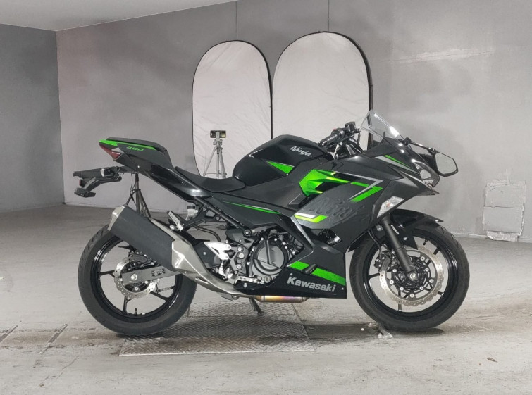 Мотоцикл Kawasaki NINJA400 з пробігом 4586 km