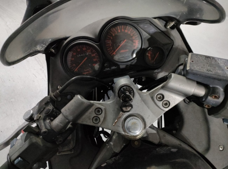 Мотоцикл Kawasaki ZZ-R250 с пробегом 35403 km