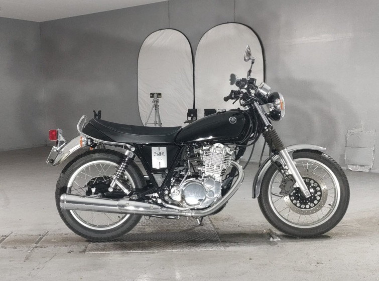 Мотоцикл Yamaha SR400 с пробегом 4 km
