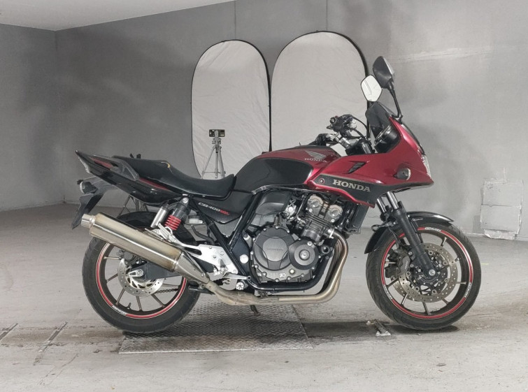 Мотоцикл Honda CB400SFVA с пробегом 28963 km