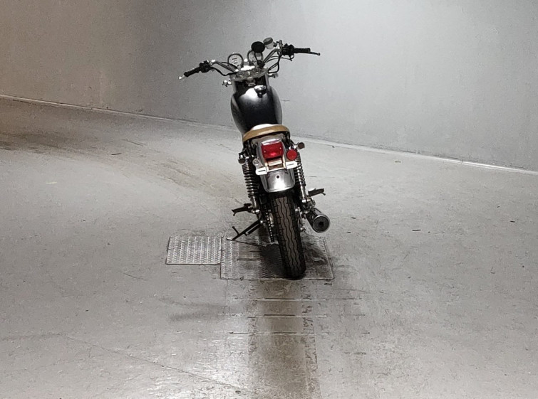 Мотоцикл Yamaha SR400 с пробегом 18247 km