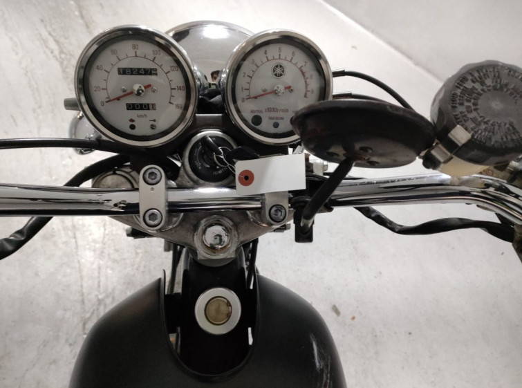 Мотоцикл Yamaha SR400 с пробегом 18247 km